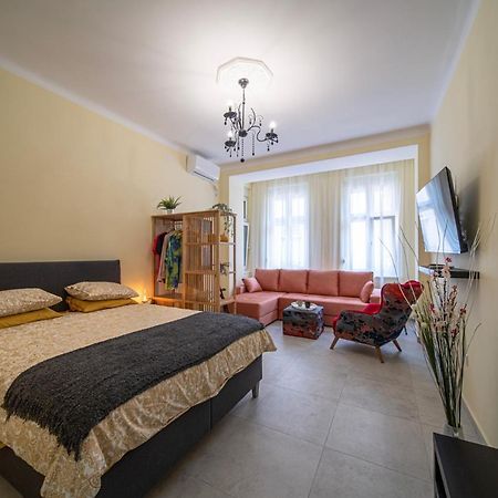 Appartement Sunlit Artist Studio à Belgrade Extérieur photo