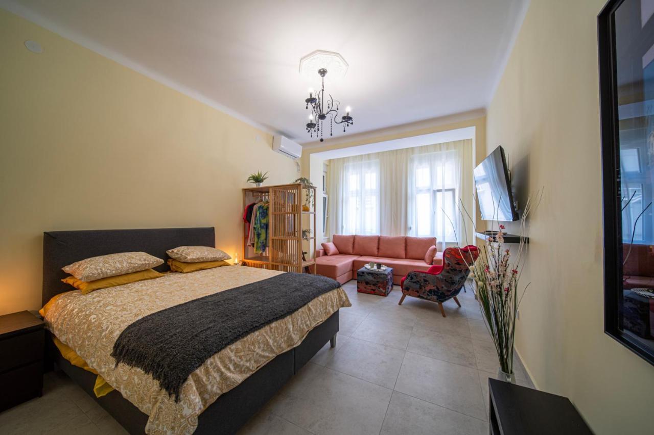 Appartement Sunlit Artist Studio à Belgrade Extérieur photo